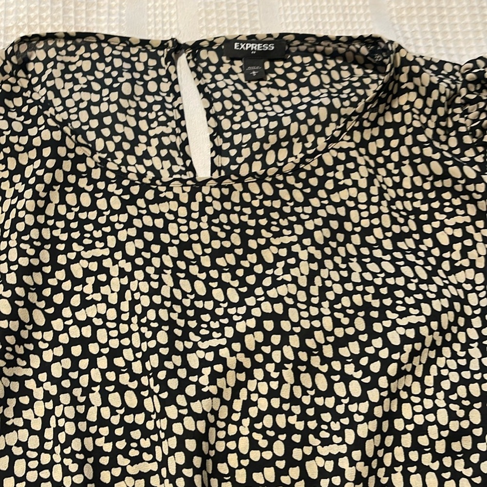 Express | Black and tan printed blouse | Size Large |